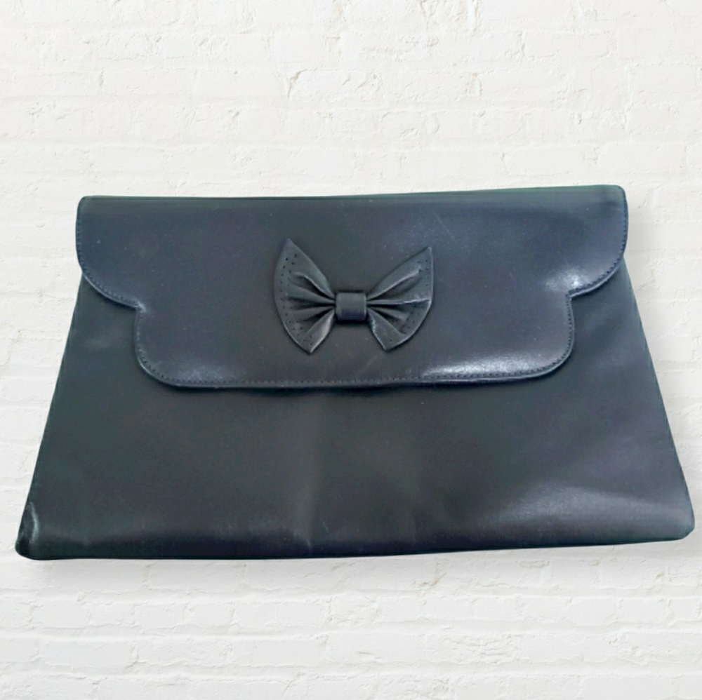 Navy clutch w bow & gold color clasp